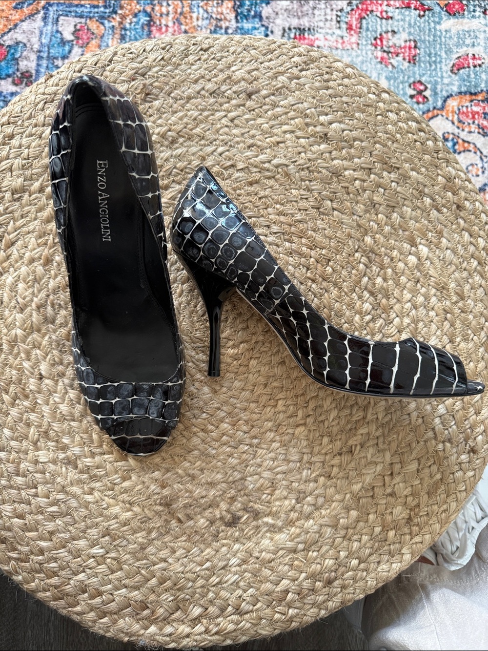 Enzo Angiolini SZ 8 1/2 Black leather Croc-Print Peep-Toe Stilettos. Beautiful